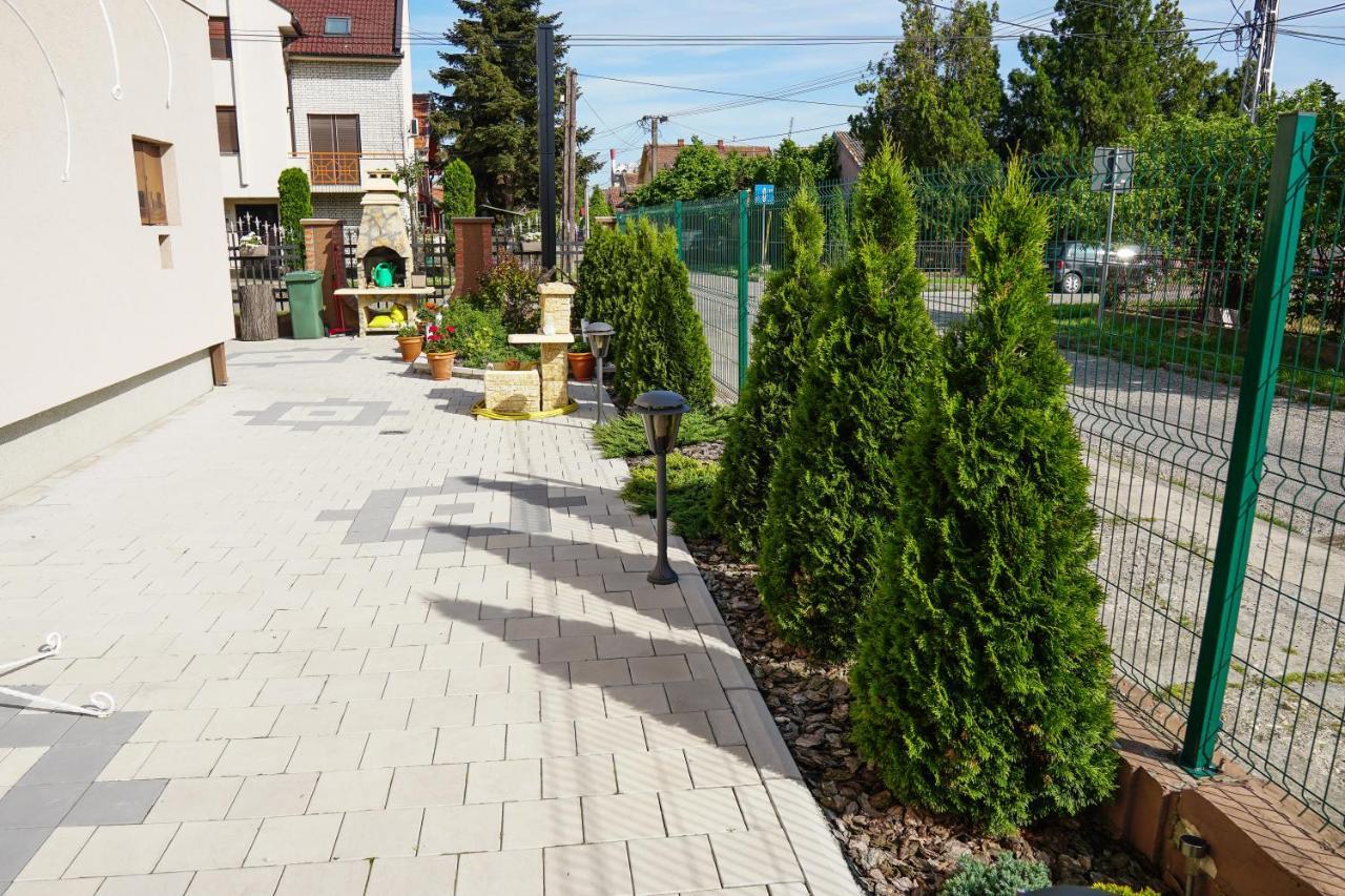 Kristall Apartments Šabac エクステリア 写真