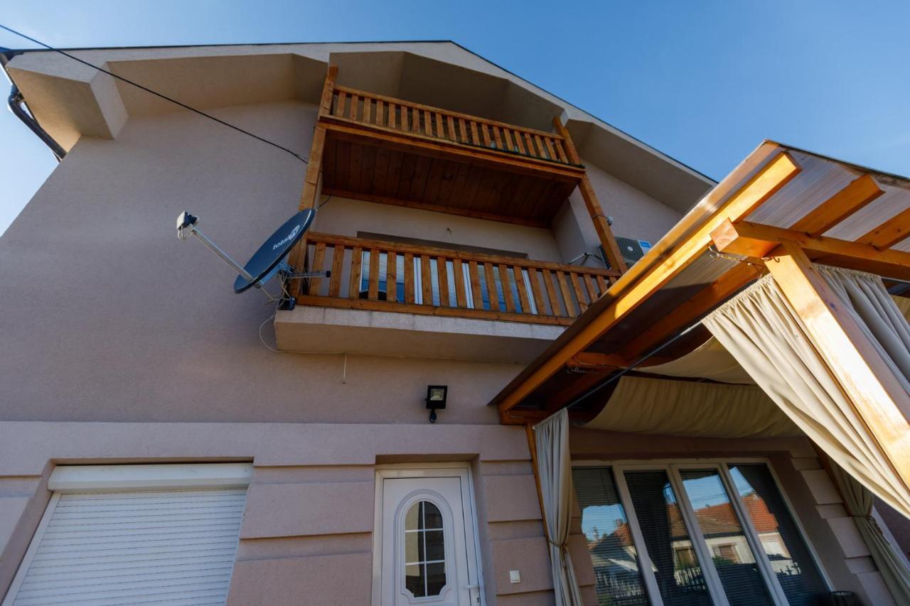 Kristall Apartments Šabac エクステリア 写真